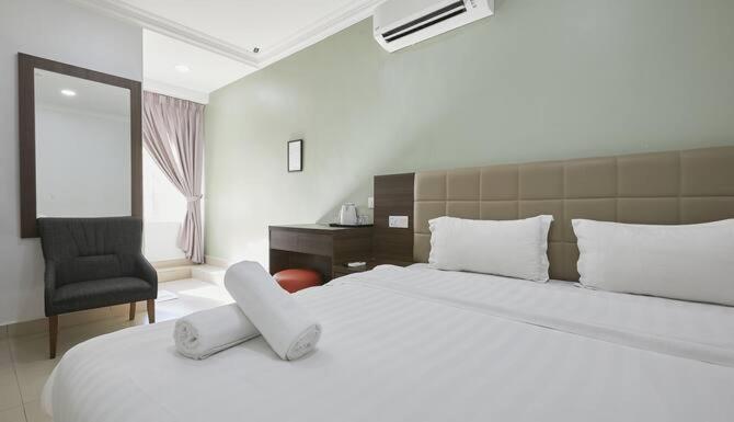 Beryll Inn Cyberjaya Hotel Екстериор снимка